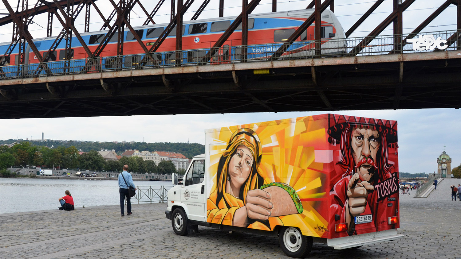 foodtruck-tosnis-zakazka-malba-chemis-praha